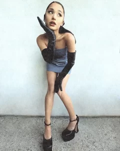 Ariana Grande height photos