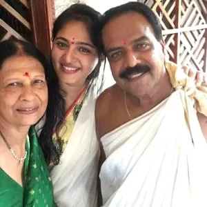 Anushka Shetty parents photos