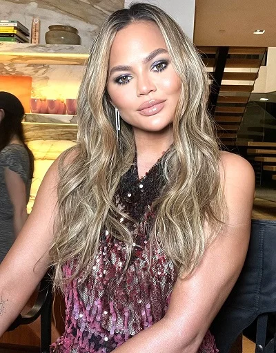 Chrissy Teigen photos