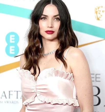 Ana de Armas Height, Age, Birthday, Boyfriend, Biography & Net Worth