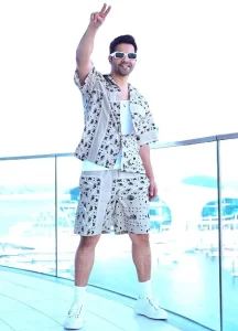 Varun Dhawan Height photos