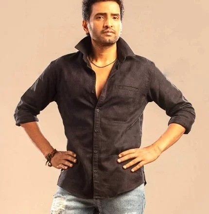 Santhanam Age, Height, Birthday, Wife, Biography & Net Worth