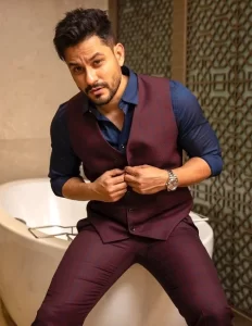 Kunal Khemu Height photos