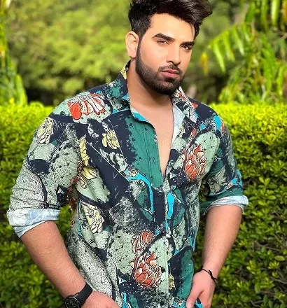 Paras Chhabra Age, Height, Birthday, Girlfriend, Bio & Net Worth