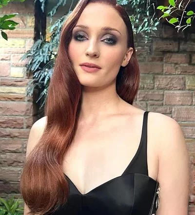 Sophie Turner Height, Age, Birthday, Husband, Biography & Net Worth