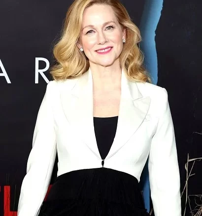 Laura Linney Height, Weight, Eye Color, Hair Color & Measurements