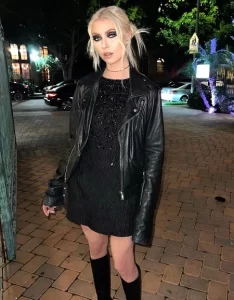 Taylor Momsen pics