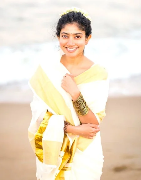 Sai Pallavi Height in Feet