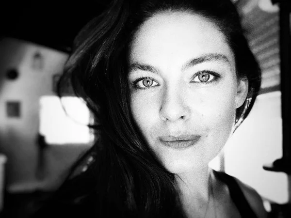 Alexa Davalos Height